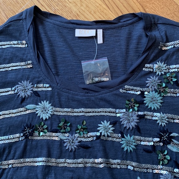 Womens 2x Logo Lavish top. Steel grey. NWT - Picture 6 of 9